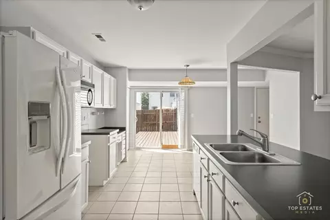 Kitchen - 991 Symphony Dr, Aurora, IL 60504 photo 3 of 3