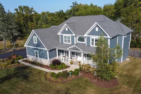 30485 Preserve Dr, Libertyville, IL 60048