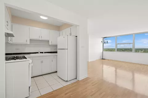 Kitchen - 7234 W North Ave #1610, Elmwood Park, IL 60707 photo 1 of 2