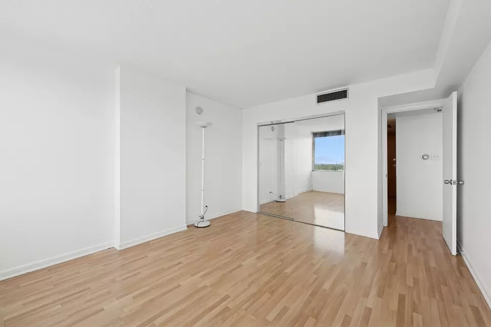 Bedroom - 7234 W North Ave #1610, Elmwood Park, IL 60707 photo 2 of 3