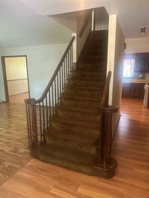 154 Howard Ave, East Dundee, IL 60118 photo 4