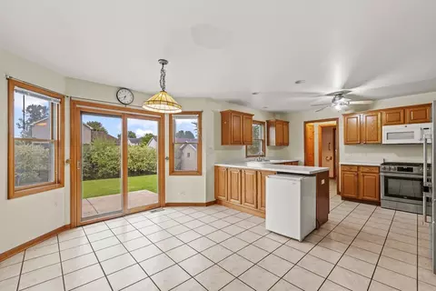 1210 Orchard Ln, Harvard, IL 60033 photo 2