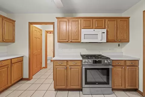1210 Orchard Ln, Harvard, IL 60033 photo 5