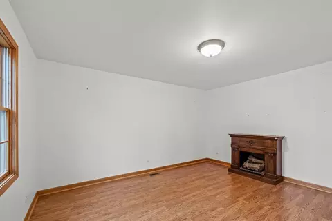 1210 Orchard Ln, Harvard, IL 60033 photo 11