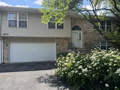 920 Elderberry Cir #112, Naperville, IL 60563