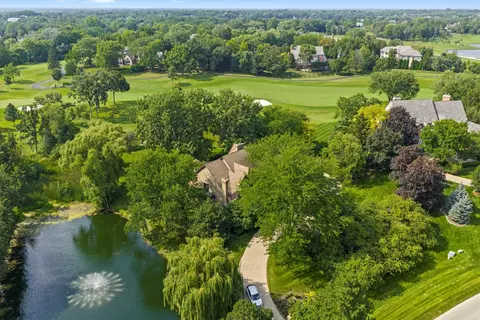 12 S Wynstone Dr, North Barrington, IL 60010