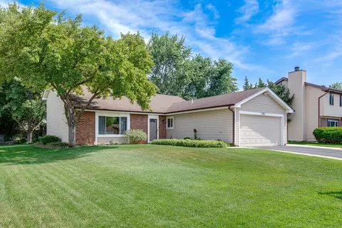 1380 Windjammer Ln, Hanover Park, IL 60133