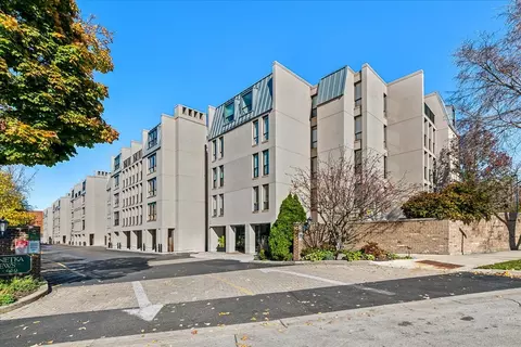 650 Winnetka Mews #311, Winnetka, IL 60093