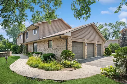 1505 Landwehr Rd, Northbrook, IL 60062