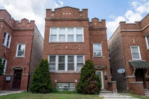 4830 W Oakdale Ave, Chicago, IL 60641