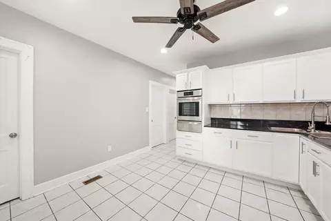 Undisclosed, Chicago, IL 60629 photo 11