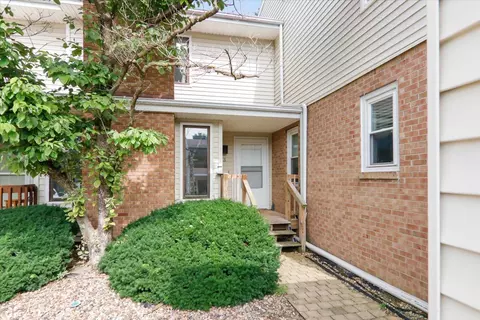 903 N Linden St #3, Normal, IL 61761