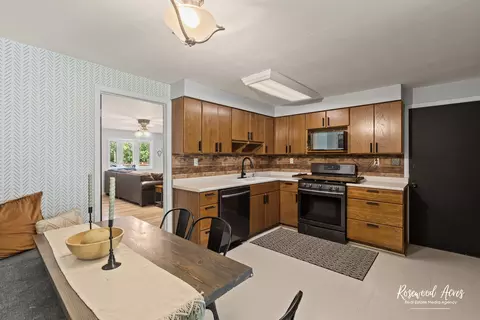 Kitchen - 77 N Bates Ave, Kankakee, IL 60901 photo 2 of 2
