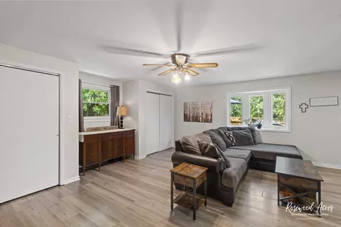 Living - 77 N Bates Ave, Kankakee, IL 60901 photo 4 of 4