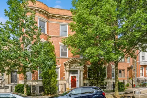3252 S Prairie Ave #2S, Chicago, IL 60616