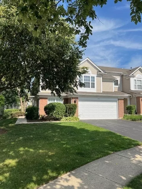 372 S Crown Ct, Palatine, IL 60074