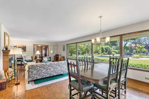 Dining - 306 Wing Park Blvd, Elgin, IL 60123 photo 1 of 2