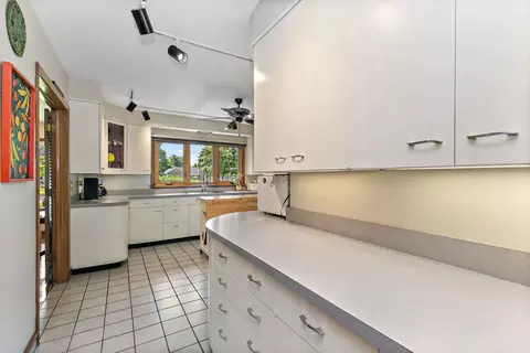 Kitchen - 306 Wing Park Blvd, Elgin, IL 60123 photo 7 of 8