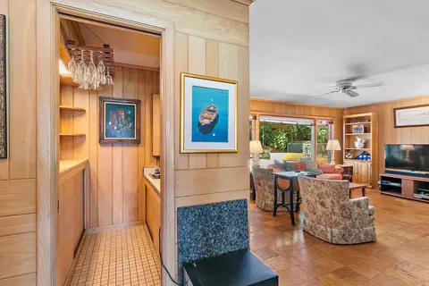 Entry Way - 306 Wing Park Blvd, Elgin, IL 60123 photo 2 of 2