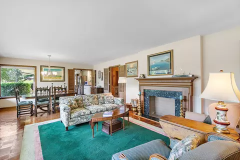 Living - 306 Wing Park Blvd, Elgin, IL 60123 photo 2 of 6