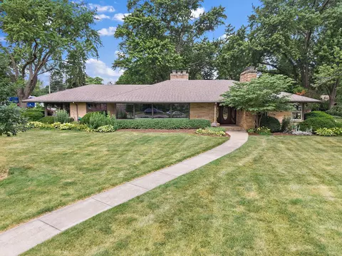 Exterior - 306 Wing Park Blvd, Elgin, IL 60123 photo 17 of 17