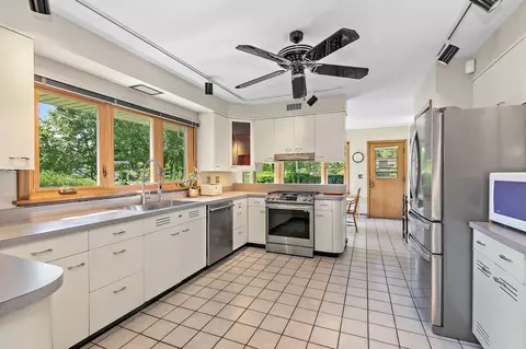 Kitchen - 306 Wing Park Blvd, Elgin, IL 60123 photo 1 of 8