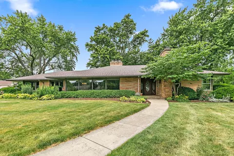 306 Wing Park Blvd, Elgin, IL 60123