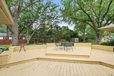 Exterior - 306 Wing Park Blvd, Elgin, IL 60123 photo 11 of 17