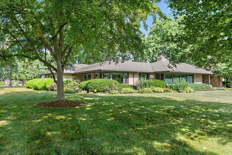 Exterior - 306 Wing Park Blvd, Elgin, IL 60123 photo 3 of 17