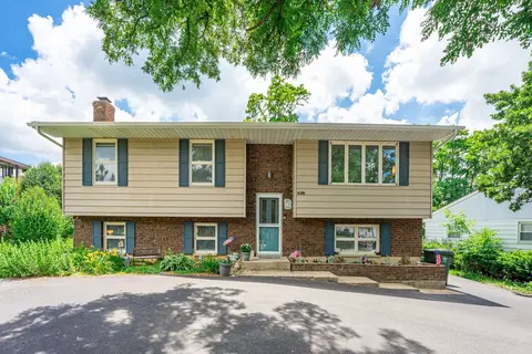 409 Maplewood Dr, Antioch, IL 60002