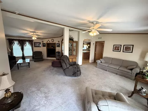 2091 Iris Ave, Belvidere, IL 61008 photo 2