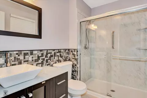 Bath - 961 Teasel Ln, Aurora, IL 60504 photo 2 of 3