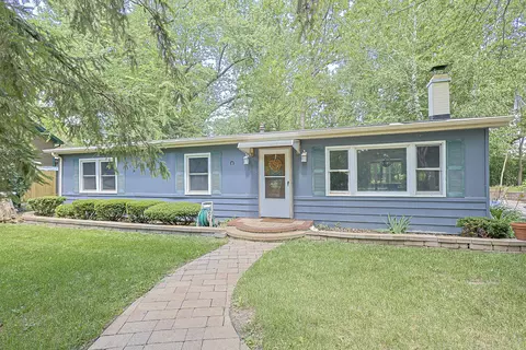 108 Poplar St, Mchenry, IL 60051