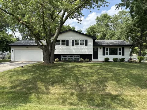 1401 Ottawa Dr, New Lenox, IL 60451
