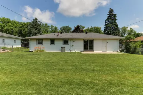 Exterior - 1001 Sheridan Rd, Normal, IL 61761 photo 5 of 7