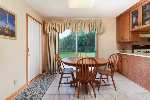 Dining - 1001 Sheridan Rd, Normal, IL 61761 photo 1 of 3