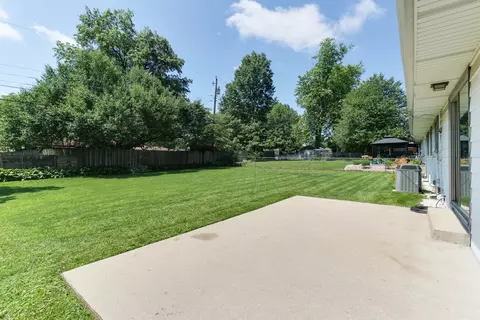 Exterior - 1001 Sheridan Rd, Normal, IL 61761 photo 3 of 7