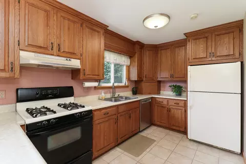 Kitchen - 1001 Sheridan Rd, Normal, IL 61761 photo 2 of 2