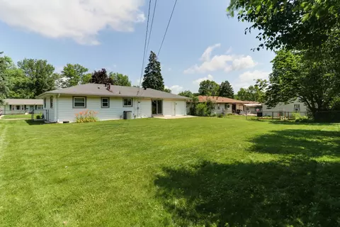 Exterior - 1001 Sheridan Rd, Normal, IL 61761 photo 6 of 7