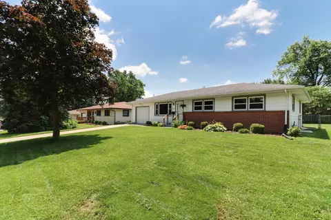 Exterior - 1001 Sheridan Rd, Normal, IL 61761 photo 2 of 7