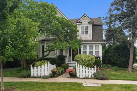 1109 N Dunton Ave, Arlington Heights, IL 60004