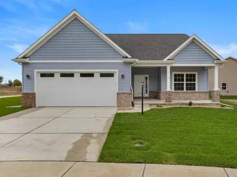 1 Forest Ct, Monticello, IL 61856