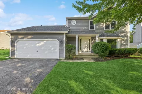 17429 W Hickory Ln, Grayslake, IL 60030