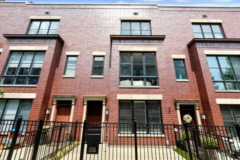 2653 N Hermitage Ave, Chicago, IL 60614