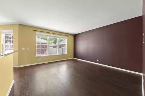 235 Garden Dr, Elgin, IL 60124 photo 8