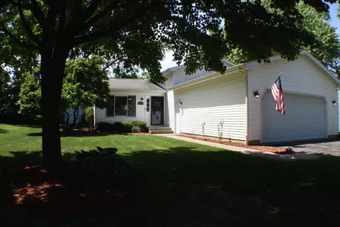 Exterior - 1615 Meadow Ln, Mchenry, IL 60050 photo 2 of 8