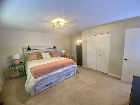 Bedroom - 1615 Meadow Ln, Mchenry, IL 60050 photo 2 of 7