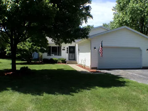 Exterior - 1615 Meadow Ln, Mchenry, IL 60050 photo 1 of 8