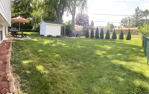 Exterior - 1615 Meadow Ln, Mchenry, IL 60050 photo 7 of 8