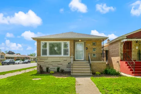 8858 S Calumet Ave, Chicago, IL 60619